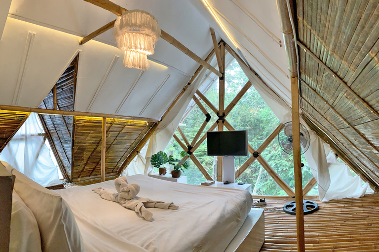 Bedroom 2, Ahmad Lodge and Garden View, Bandung