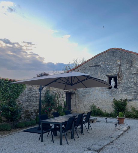 Others 4, Maison Dix Tusson, Charente