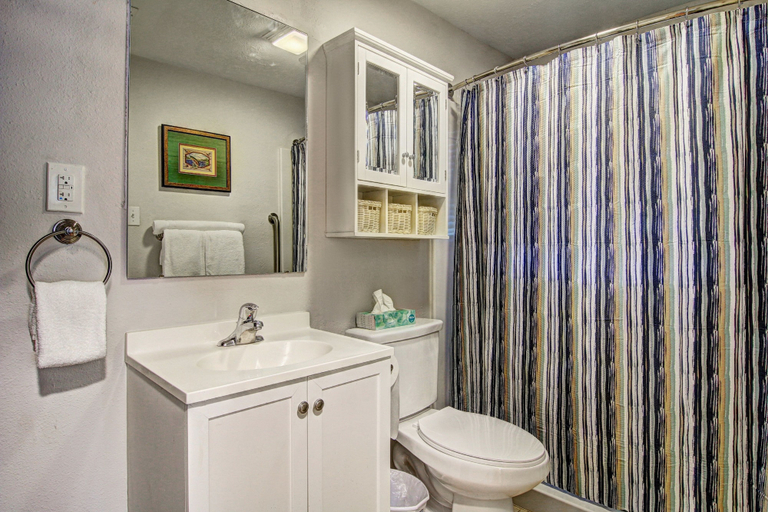 Bathroom 3, Pier Heaven 6031abc 9 Bedroom Home by RedAwning, Aransas