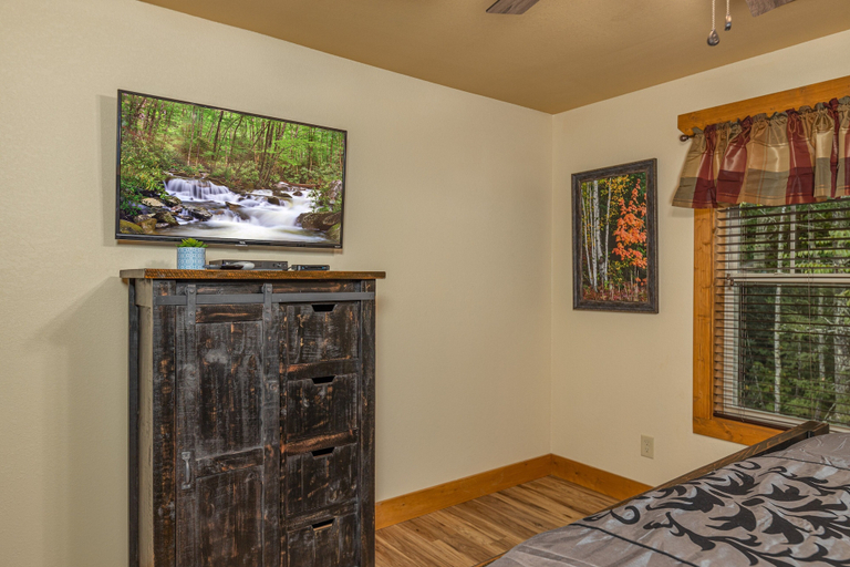 Bedroom 3, Tennessee Dream, Sevier