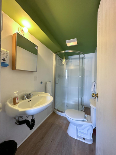 Bathroom 3, OTIS Nature, Lac-Saint-Jean-Est