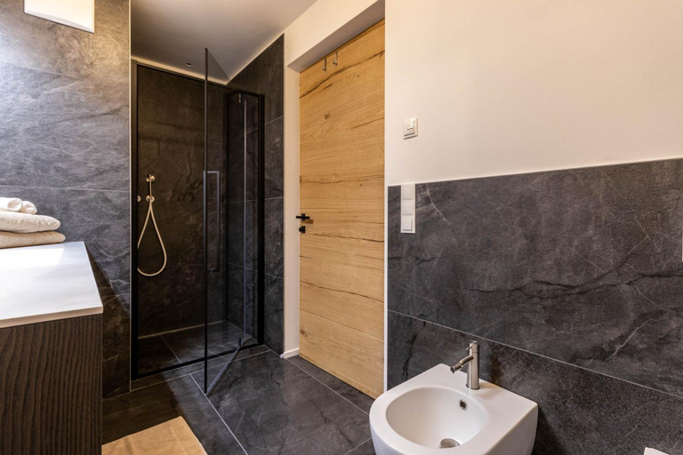 Bathroom 2, Casa Erika, Bolzano