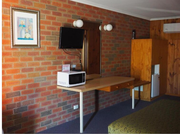 Others 5, Country Road Motel, N. Grampians - St Arnaud