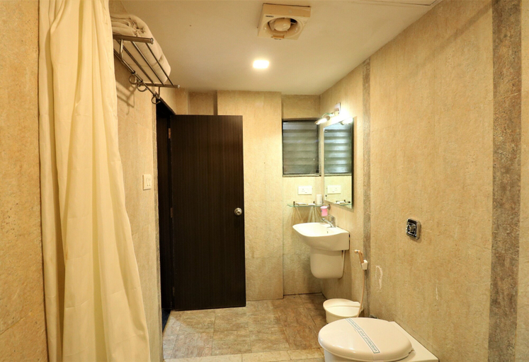 Bathroom 4, Goverdhan Greens Resort Dwarka, Devbhumi Dwarka