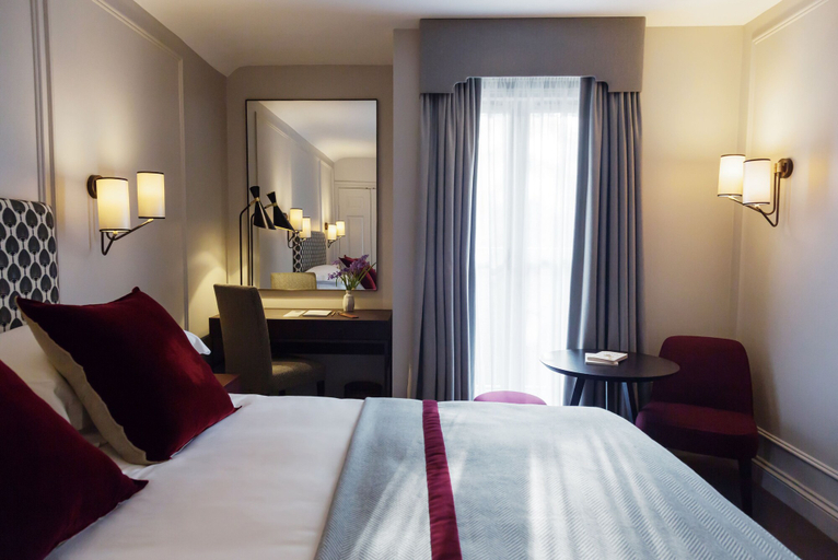 Bedroom 2, Old Parsonage Hotel, Oxfordshire