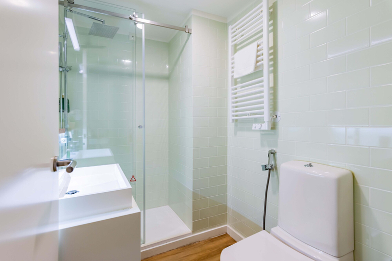 Bathroom 12