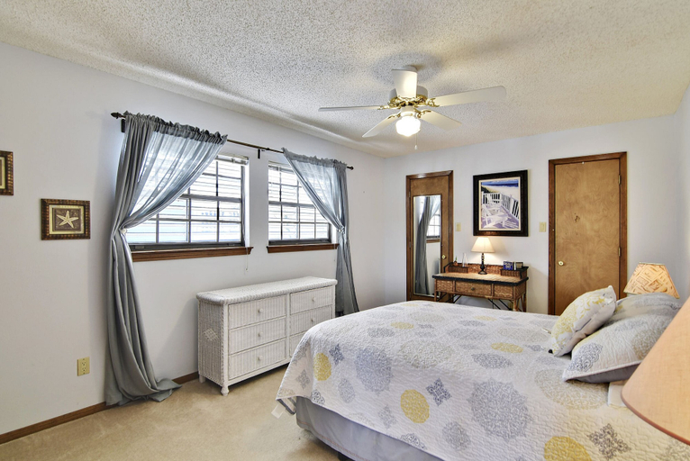 Bedroom 3, The Bent Rod, Galveston