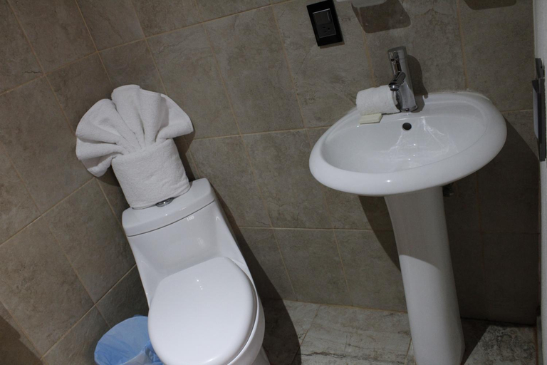 Bathroom 3, Casa Diez-59 Guanajuato Capital, Guanajuato