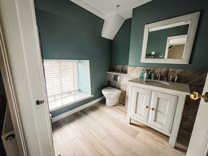 Bathroom 3, Rising Sun Hotel, Devon