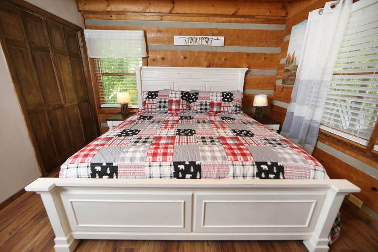 Bedroom 2, Bear Trails - Two Bedroom Cabin, Sevier