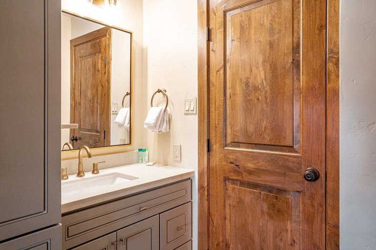 Bathroom 4, Winterset 3 3 Bedroom Condo by RedAwning, Routt
