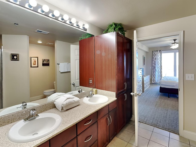 Bathroom 3, Laketown Wharf by Resort Collection, Bay