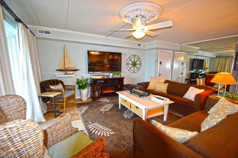 Living area 3, Harbour Island 102M 2 Bedroom Condo by RedAwning, Worcester