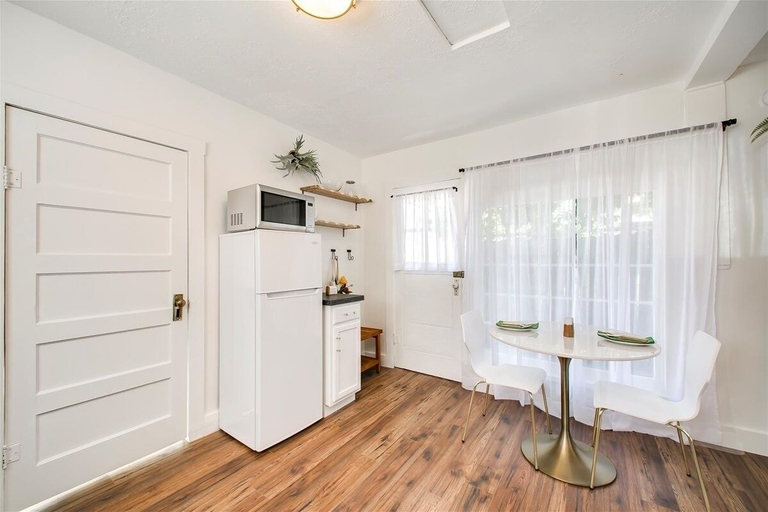 Others 5, Sweetpea Tiny Home, Ada