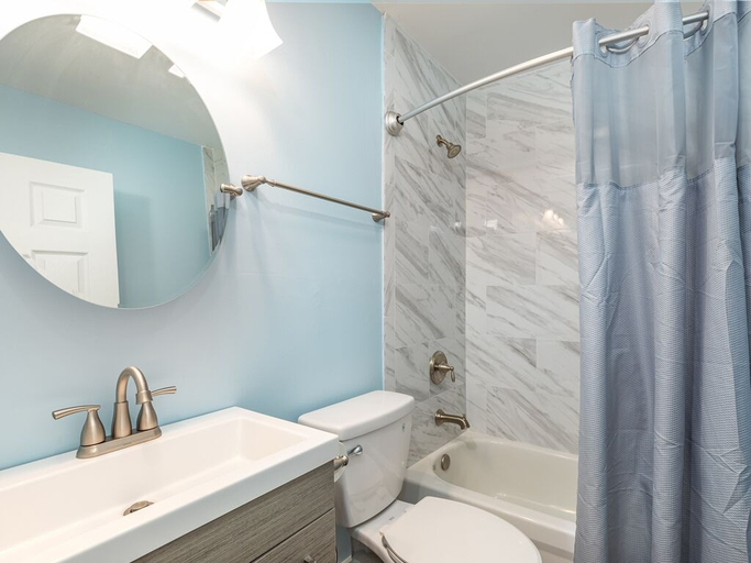 Bathroom 4, Walkin On Sunshine by Tybee Vacation Rentals, Chatham