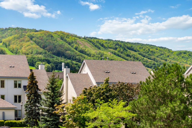 Exterior & Views 1, Rivergrass Home with Mountain and Golf Course Views, Grey