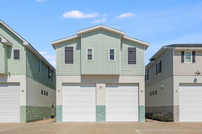 Exterior & Views 1, Beach Please, Nueces