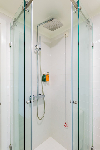 Bathroom 13