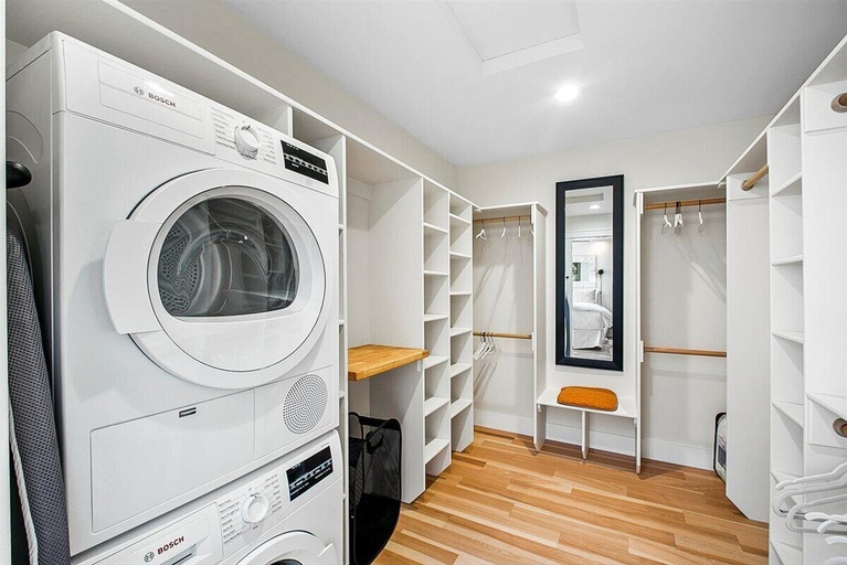 Bathroom, Somerset Rise, Ada