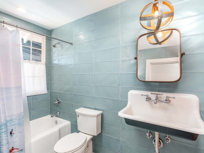 Bathroom 4, Fort Screven Rec Hall, Chatham