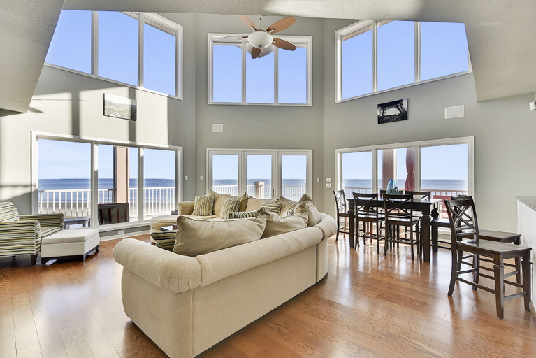 Others 5, Chateau Soleil, Galveston