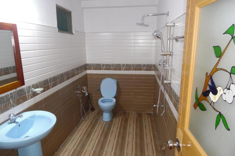 Bathroom 2, Sea Breeze Inn Talalla, Devinuwara