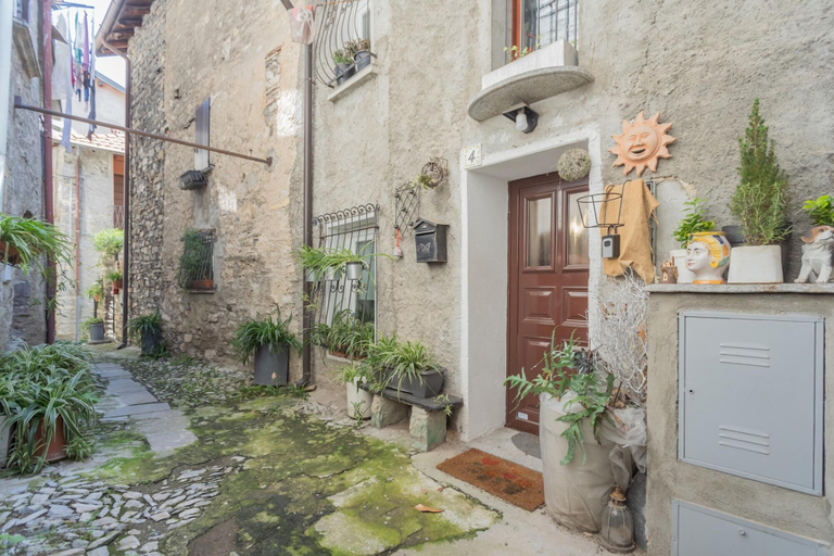 Room 3, Pretty Studio in old Town, Como