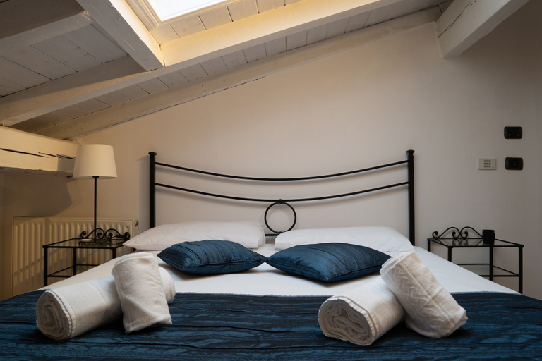 Room 5, Apartments Canarino, Trento