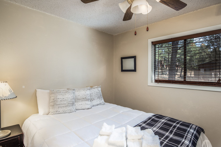 Bedroom 2, Fawn Crossing, Lincoln
