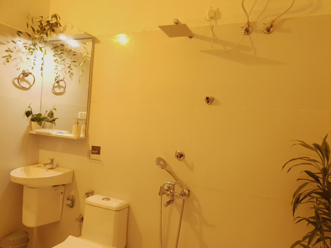 Bathroom 4, Amritham Holidays Homestay Trivandrum, Thiruvananthapuram