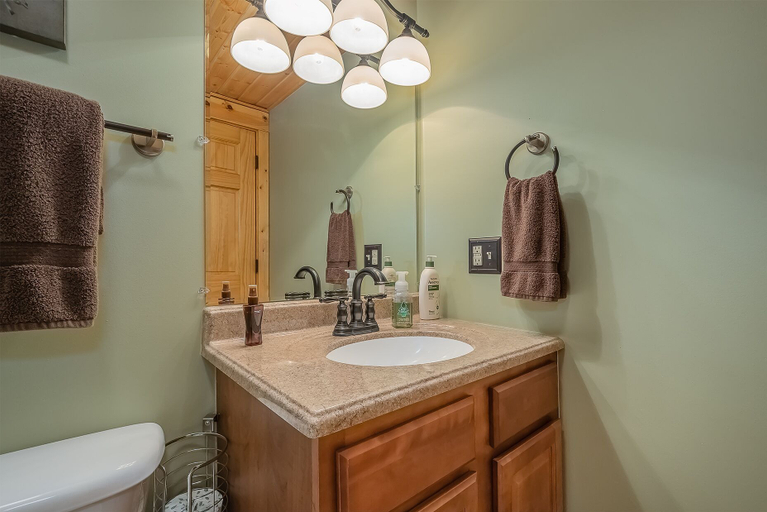 Bathroom 3, Ski Haven, Garrett