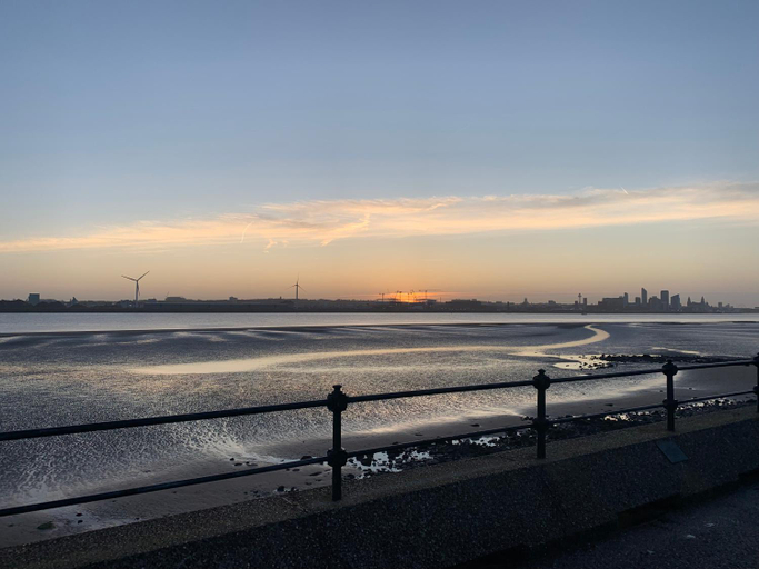 5, Modern 2 bed apartment, Wirral