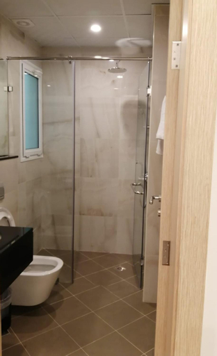 Bathroom 15