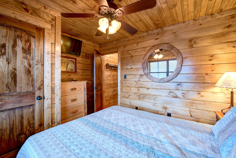 Bedroom 3, Rocky Top Lodge, Sevier