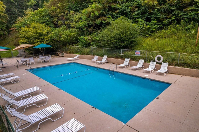 Sport & Beauty 5, Bearadise Mountain Getaway, Sevier
