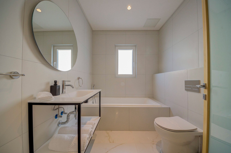 Bathroom 4, Mayfair by Premier Suites MT