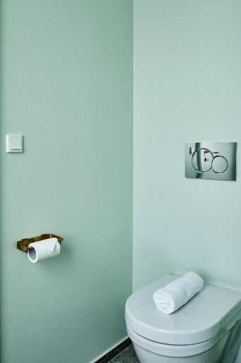 Bathroom 5, Strandhotellet Sandvig, Bornholm