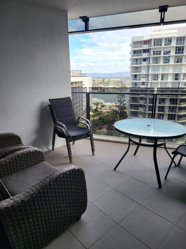 Others 5, Circle on Cavill - Coastal Letting, Gold Coast