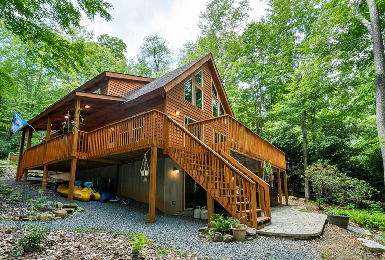 Exterior & Views 1, Maplewood Cottage, Garrett