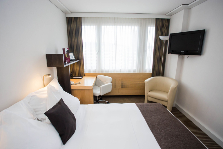 Bedroom 30