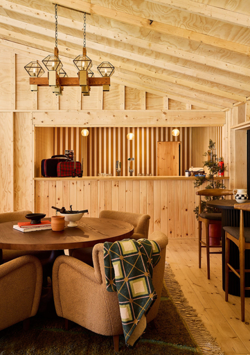 Food & Drinks, Bluebird Cady Hill Lodge, Lamoille