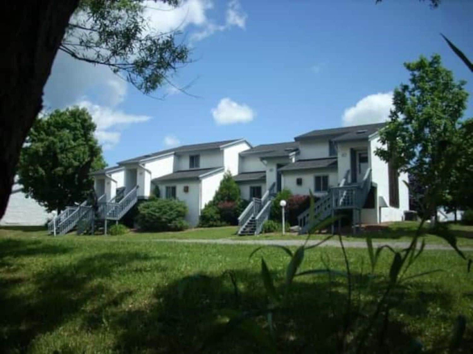 Exterior & Views, Endless Mountain Resort, Susquehanna