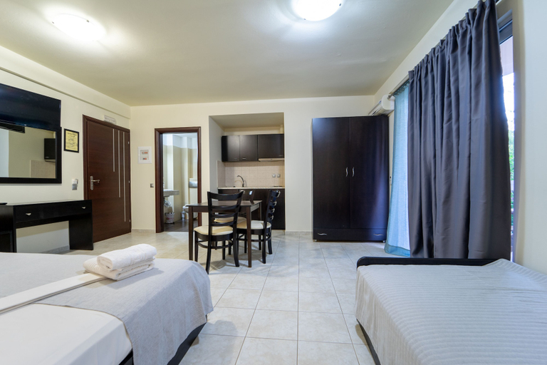 Bedroom 4, Golden Rose Suites, Crete
