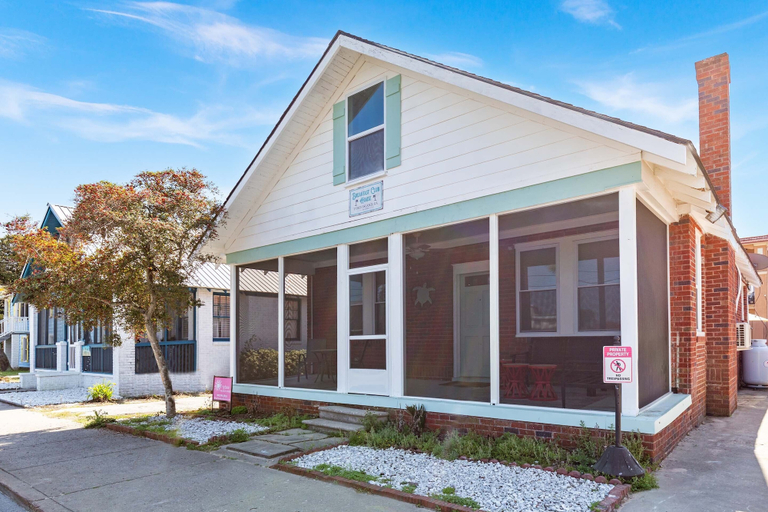 Exterior & Views, Breakfast Club House, Chatham