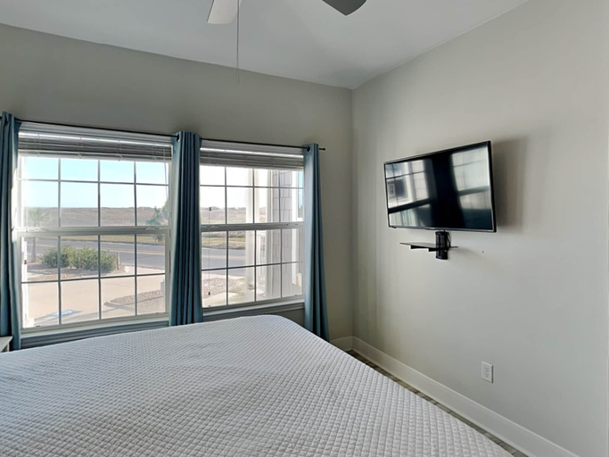 Bedroom 3, Pathway to the Sea 3-202, Nueces