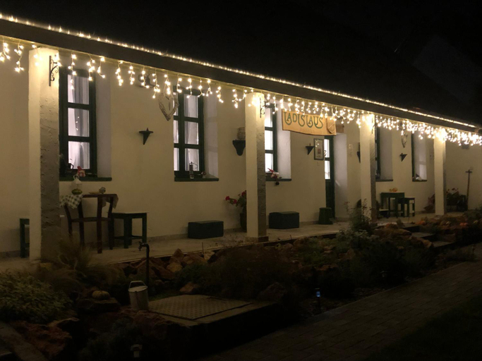Others 4, Ladislaus Schnaps-Haus Falusi Vendeghaz, Dorog