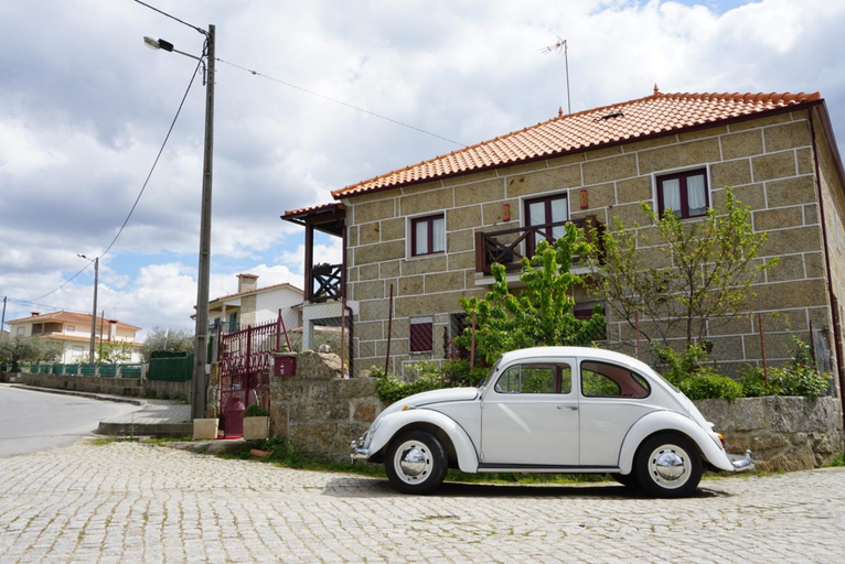 Others 5, Casa da Aldeia da Avo, Valpaços