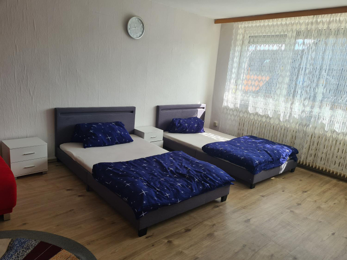 Others 5, Ayik Apartments, Peine