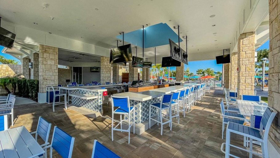 Food & Drinks 5, 967 Paradise dr, Polk