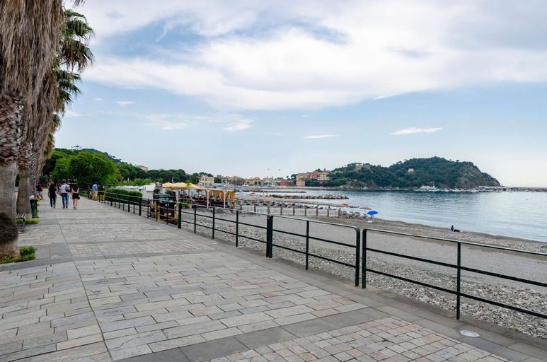 Exterior & Views 4, JOIVY Apt for 6, with Terrace near Beach in Sestri Levante, Genova